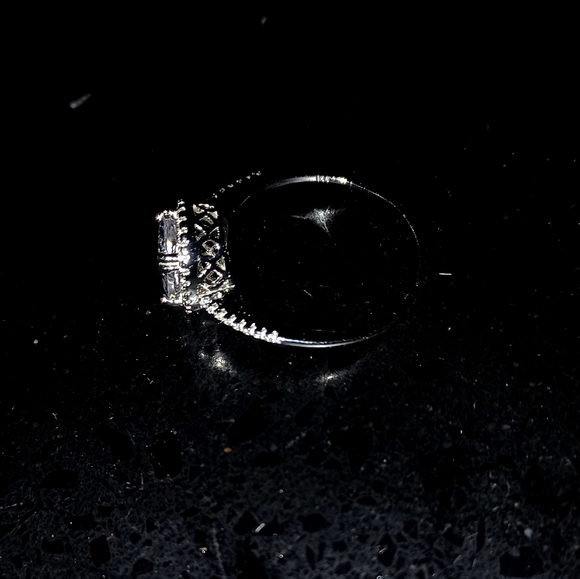 NWT Gioielli Solid Sterling Silver Engagement ring With Oval Shape Diamond - Picture 9 of 9